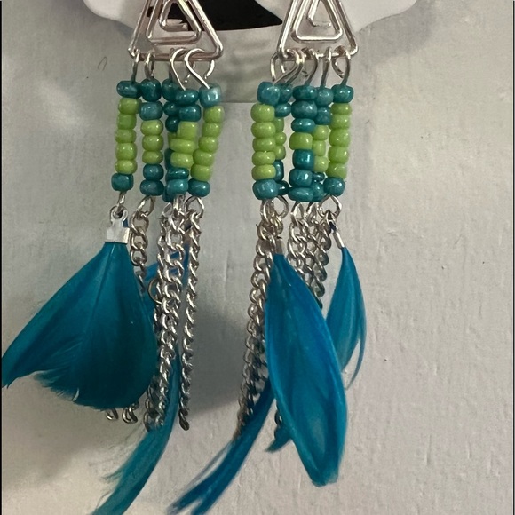 CUTE BEADED AND FEATHER DANGLE EARRINGS - Picture 11 of 11